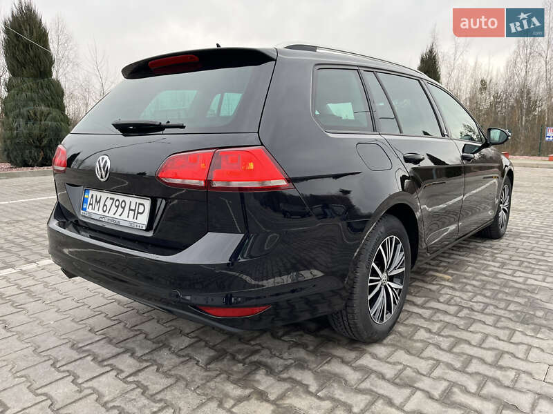 Универсал Volkswagen Golf 2017 в Житомире