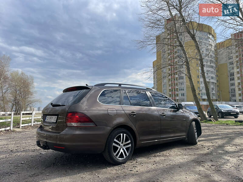 Універсал Volkswagen Golf 2012 в Черкасах