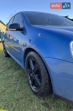 Хэтчбек Volkswagen Golf 2005 в 