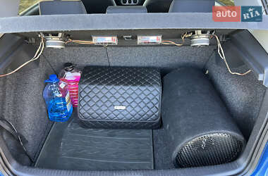 Хэтчбек Volkswagen Golf 2005 в 