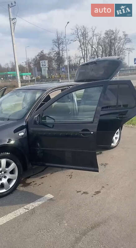 Хетчбек Volkswagen Golf 2003 в Києві
