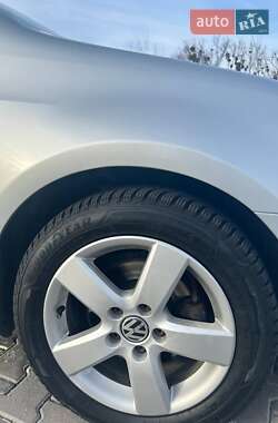 Хэтчбек Volkswagen Golf 2010 в 
