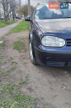 Универсал Volkswagen Golf 2001 в 