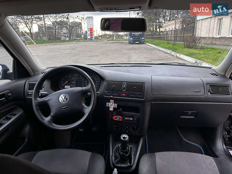 Хэтчбек Volkswagen Golf 2001 в Полтаве