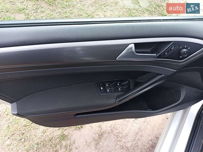 Універсал Volkswagen Golf 2014 в Богодухіву