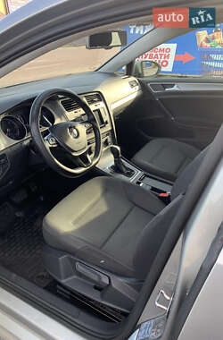 Универсал Volkswagen Golf 2015 в 