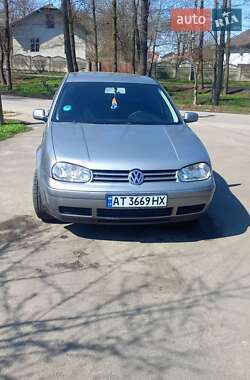 Хетчбек Volkswagen Golf 2003 в 