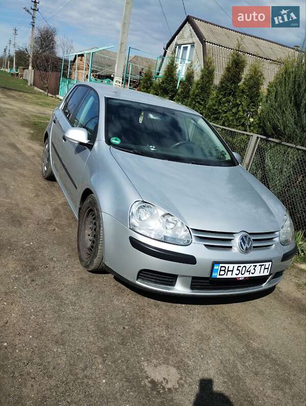 Хэтчбек Volkswagen Golf 2005 в Кодыме