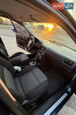Универсал Volkswagen Golf 2003 в 