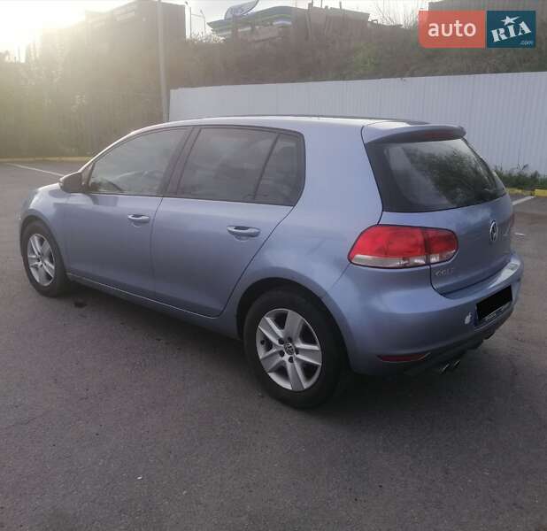 Хэтчбек Volkswagen Golf 2011 в Ужгороде