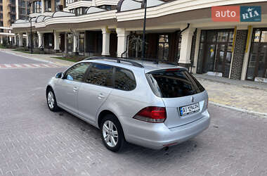 Універсал Volkswagen Golf 2012 в 
