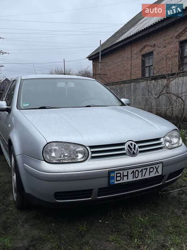Volkswagen Golf 2000