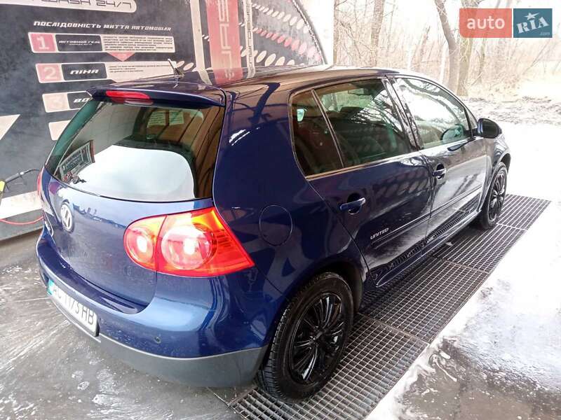 Хетчбек Volkswagen Golf 2008 в Луцьку