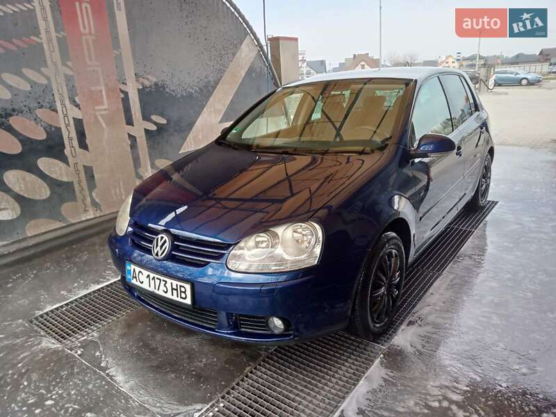 Хетчбек Volkswagen Golf 2008 в Луцьку