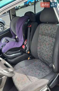 Хэтчбек Volkswagen Golf 1996 в 