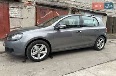Хэтчбек Volkswagen Golf 2009 в 
