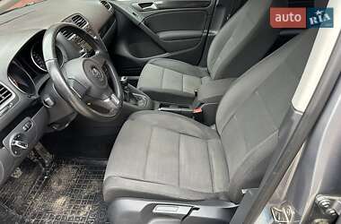 Хэтчбек Volkswagen Golf 2009 в 
