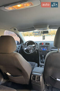 Хэтчбек Volkswagen Golf 2009 в 
