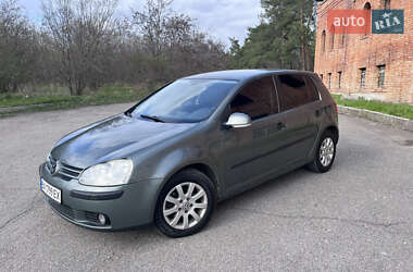Хэтчбек Volkswagen Golf 2004 в 