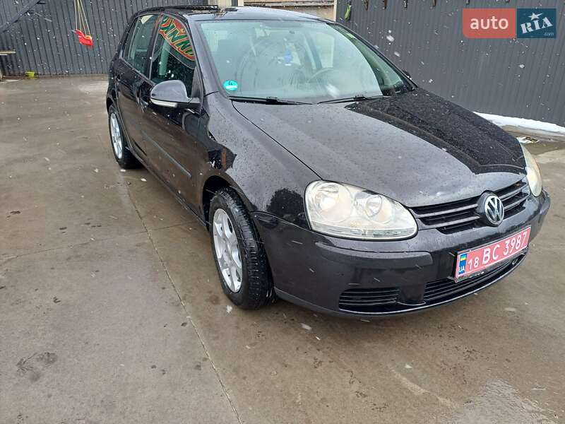 Хэтчбек Volkswagen Golf 2006 в 