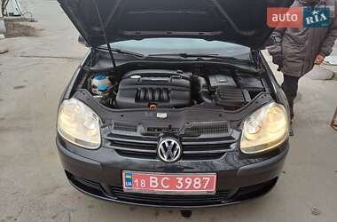 Хэтчбек Volkswagen Golf 2006 в 