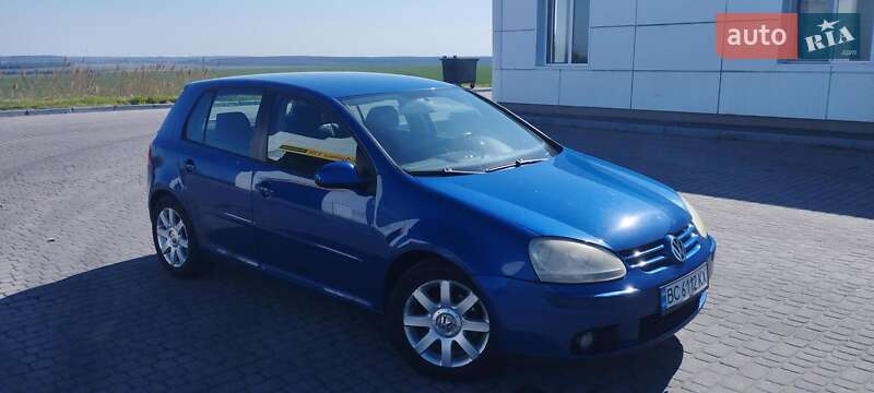Хетчбек Volkswagen Golf 2004 в Рава-Руській
