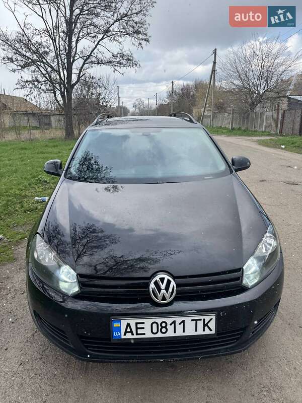 Універсал Volkswagen Golf 2010 в 