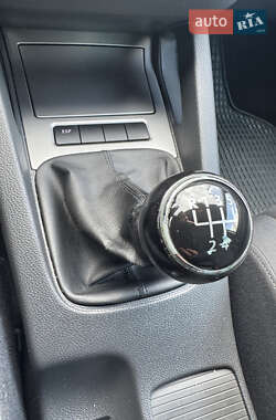 Хэтчбек Volkswagen Golf 2005 в 