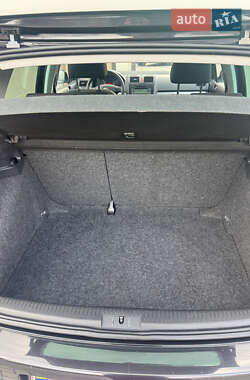 Хэтчбек Volkswagen Golf 2005 в 