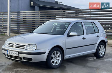 Хэтчбек Volkswagen Golf 2000 в 