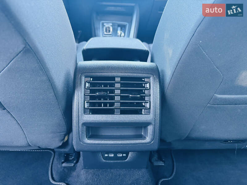 Хэтчбек Volkswagen Golf 2020 в Киеве