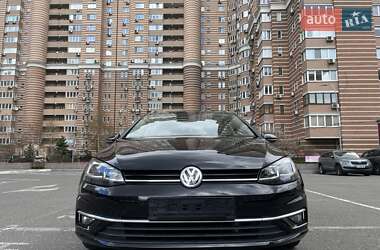 Универсал Volkswagen Golf 2019 в 