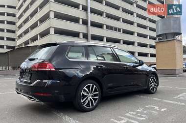 Универсал Volkswagen Golf 2019 в 
