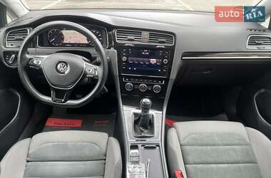 Универсал Volkswagen Golf 2019 в 