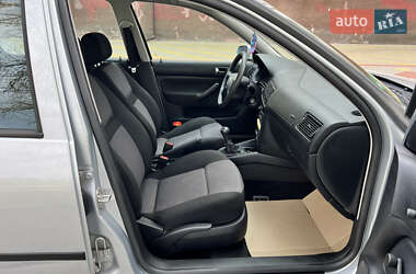 Хэтчбек Volkswagen Golf 2001 в 