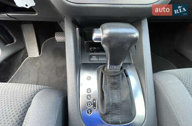 Хэтчбек Volkswagen Golf 2009 в 