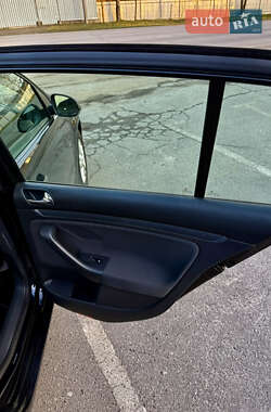 Хэтчбек Volkswagen Golf 2007 в 
