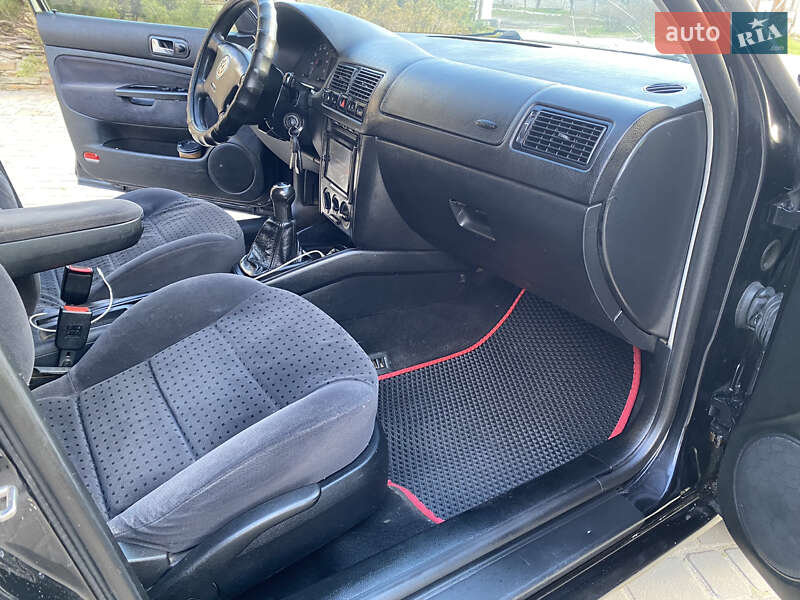 Хэтчбек Volkswagen Golf 1998 в Харькове