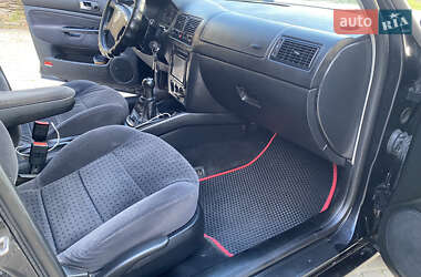 Хэтчбек Volkswagen Golf 1998 в 