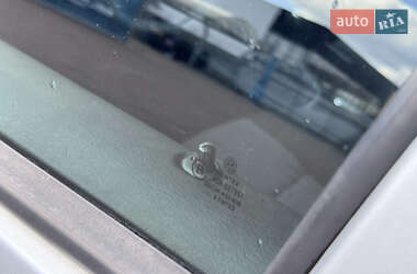 Хэтчбек Volkswagen Golf 2002 в 