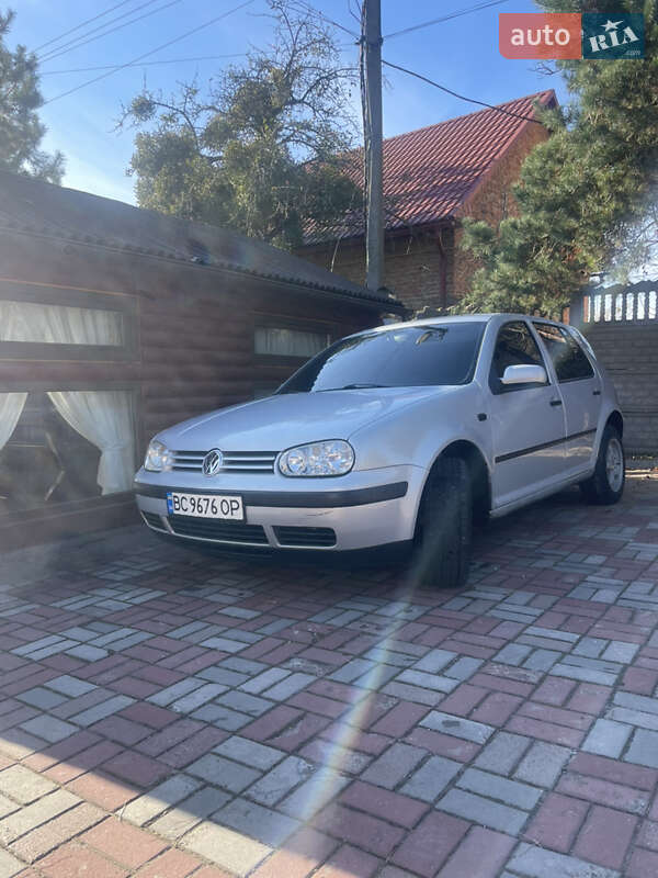 Хетчбек Volkswagen Golf 1997 в Мостиській