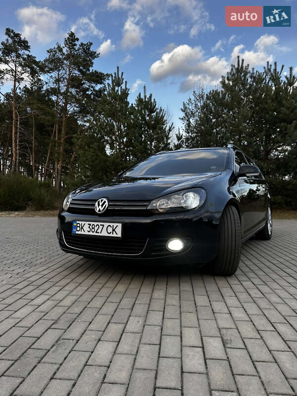 Универсал Volkswagen Golf 2011 в Костополе
