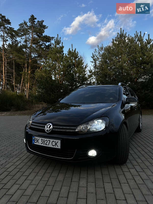 Универсал Volkswagen Golf 2011 в 