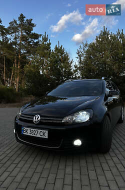 Универсал Volkswagen Golf 2011 в 