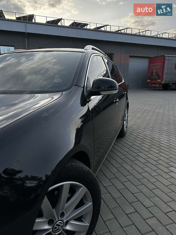 Универсал Volkswagen Golf 2011 в Костополе