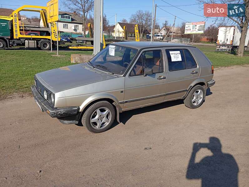 Хэтчбек Volkswagen Golf 1986 в 