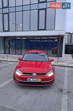 Универсал Volkswagen Golf 2019 в 