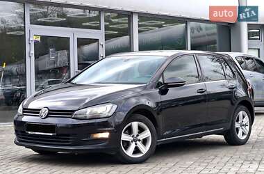 Хэтчбек Volkswagen Golf 2015 в 