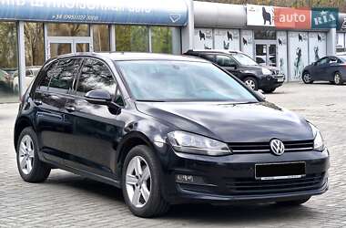 Хэтчбек Volkswagen Golf 2015 в 