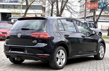 Хэтчбек Volkswagen Golf 2015 в 
